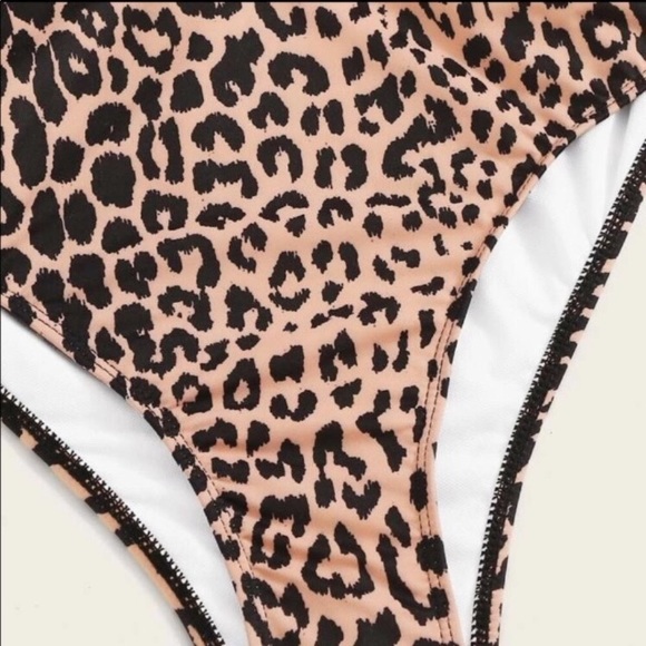Leopard print halter monokini swimsuit size 8 - Picture 4 of 12